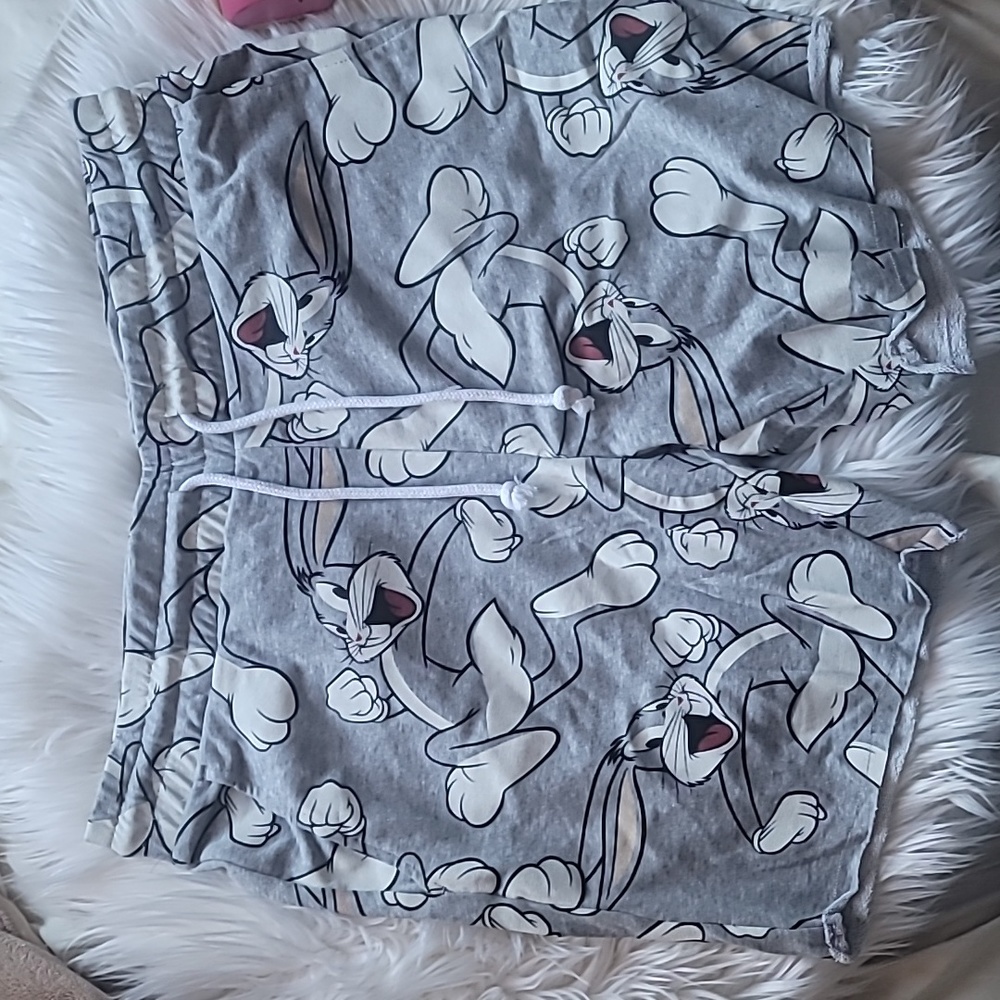 Looney Tunes Bugs Bunny x H&M Grey Gray Graphic Shorts